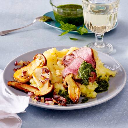Gebratene Steinpilze zu Kartoffel-Selleriestampf und Schweinefilet Rezept Gebratene Steinpilze zu Kartoffel-Selleriestampf und Schweinefilet Rezept