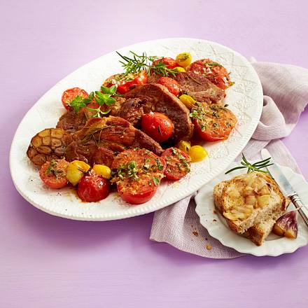 Gebratene Tomaten zu geschmorten Nackensteaks Rezept Gebratene Tomaten zu geschmorten Nackensteaks Rezept