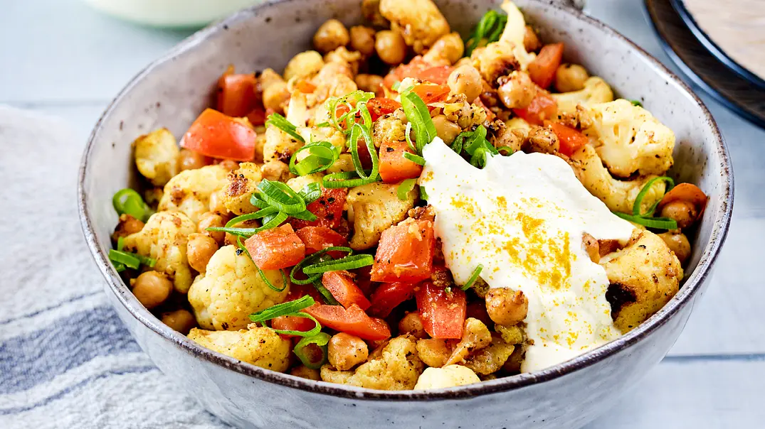 Gebratener Blumenkohlsalat Rezept - Foto: LECKER @ Bauer Media Group Gebratener Blumenkohlsalat Rezept - Foto: LECKER @ Bauer Media Group