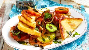Gebratener Käse auf Tomatensalat Rezept - Foto: LECKER @ Bauer Media Group Gebratener Käse auf Tomatensalat Rezept - Foto: LECKER @ Bauer Media Group