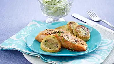Gebratener Lachs mit Kartoffel-Lauch-Plätzchen Rezept - Foto: LECKER @ Bauer Media Group