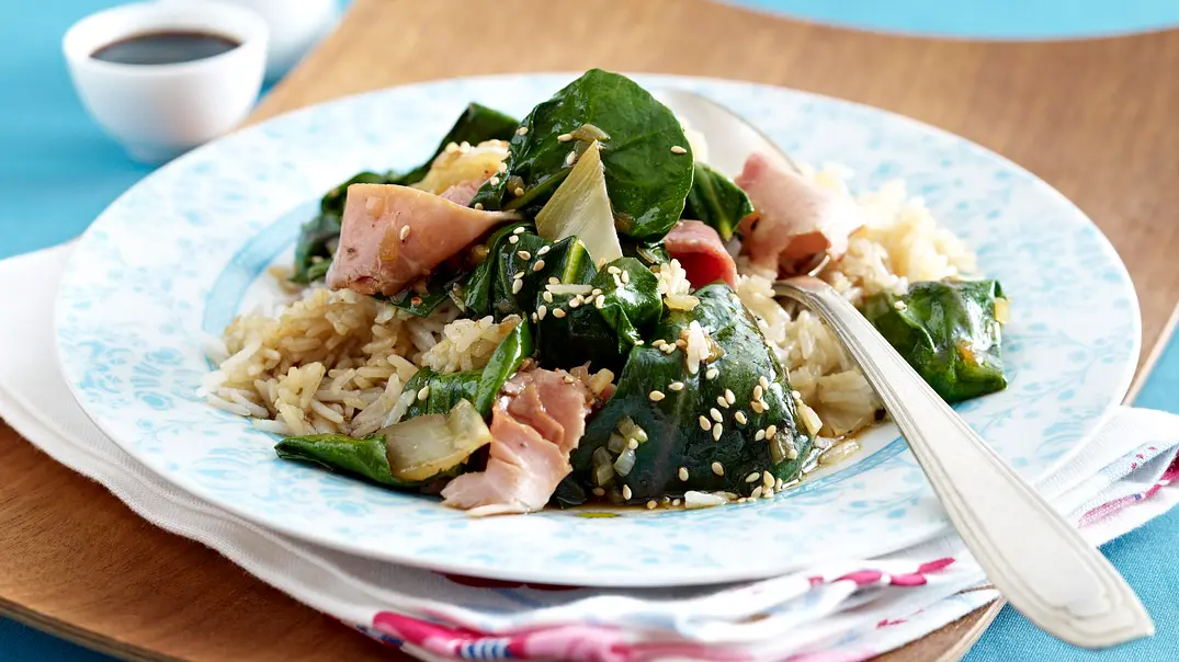Gebratener Mangold mit Sesam Rezept - Foto: LECKER @ Bauer Media Group Gebratener Mangold mit Sesam Rezept - Foto: LECKER @ Bauer Media Group