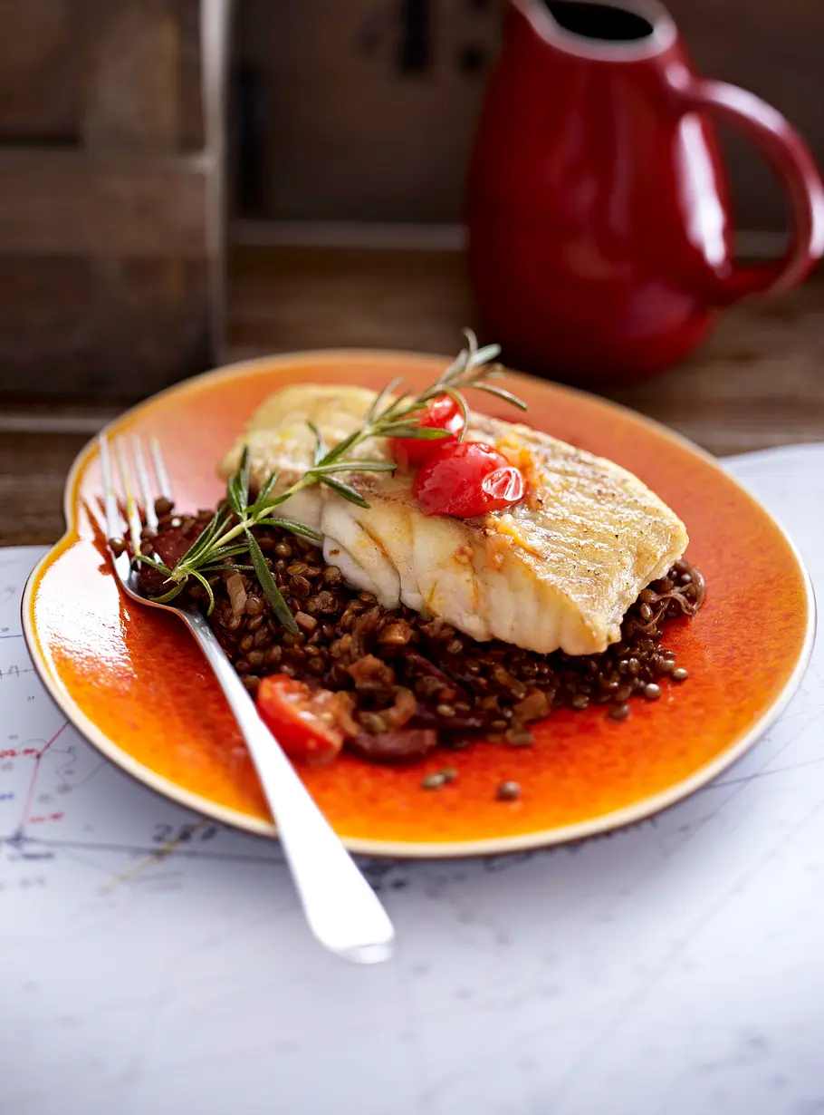 Gebratener Seelachs auf Balsamico-Linsen Rezept Gebratener Seelachs auf Balsamico-Linsen Rezept