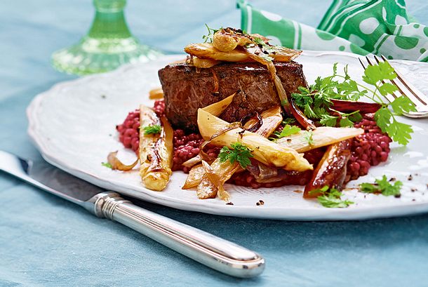 Gebratener Spargel mit Graupen und Filetsteak Rezept