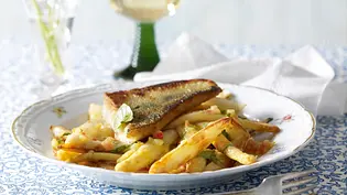 Gebratener Spargel mit Zander Rezept - Foto: LECKER @ Bauer Media Group