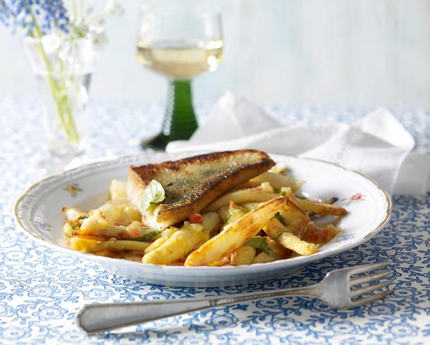 Gebratener Spargel mit Zander Rezept Gebratener Spargel mit Zander Rezept