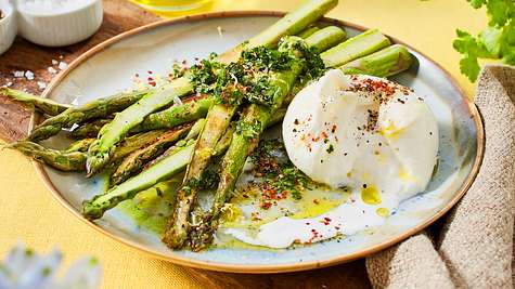 Gebratener Spargel zu Burrata Rezept - Foto: House of Food / Bauer Food Experts KG