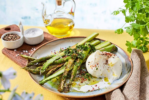 Gebratener Spargel zu Burrata Rezept