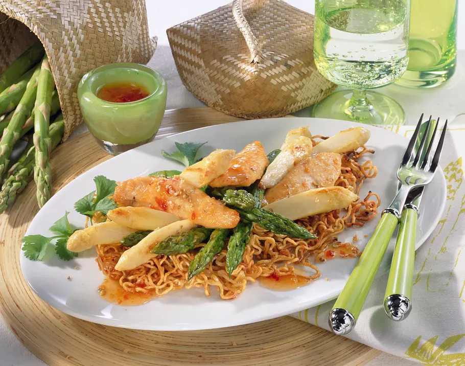 Gebratener Spargel zu Nudeln Rezept