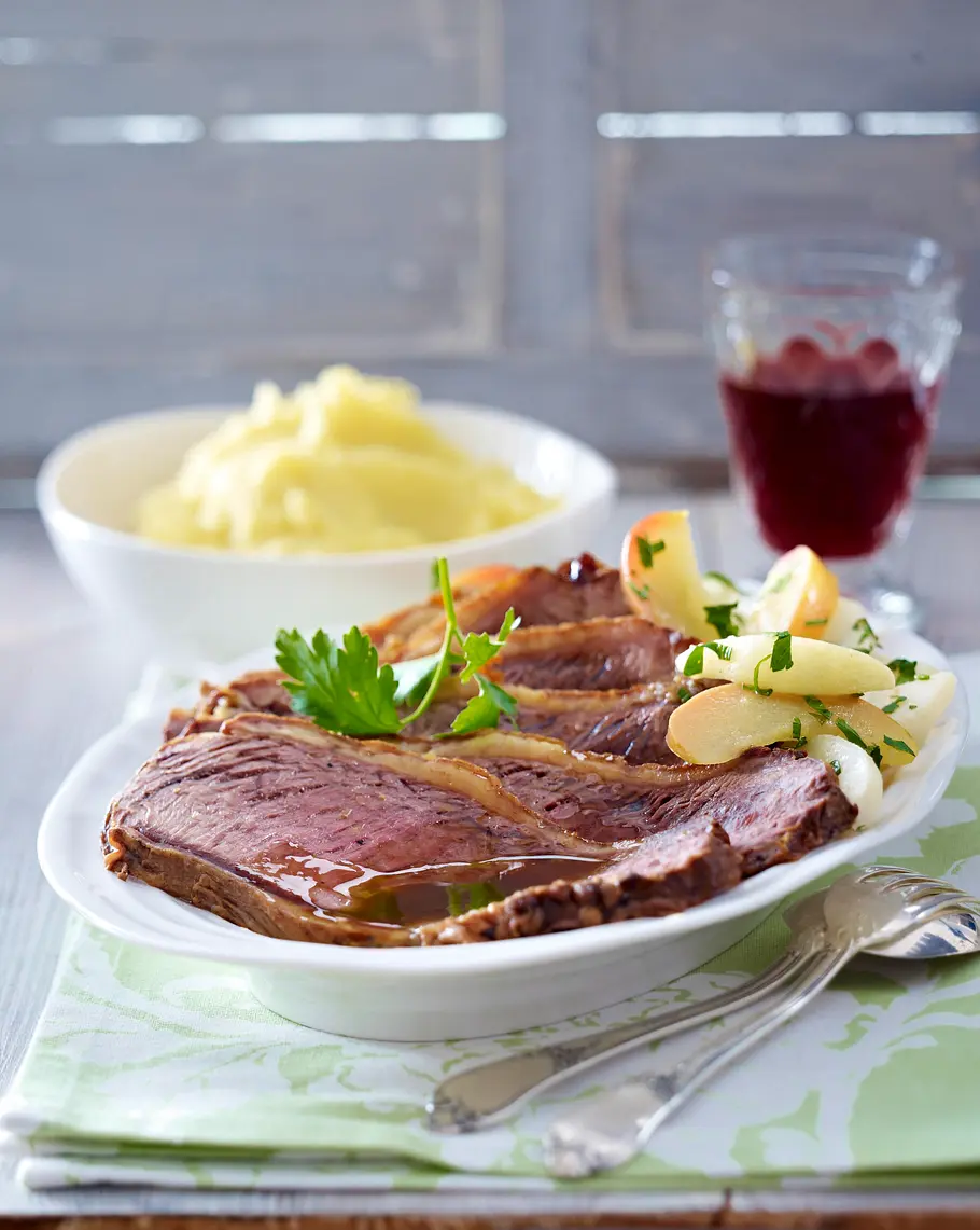 Gebratener Tafelspitz mit Apfel-Kohlrabi Rezept Gebratener Tafelspitz mit Apfel-Kohlrabi Rezept