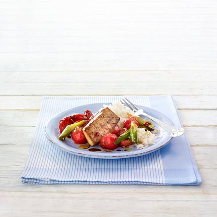 Gebratener Tofu auf Schmortomaten und Basmatireis Rezept Gebratener Tofu auf Schmortomaten und Basmatireis Rezept