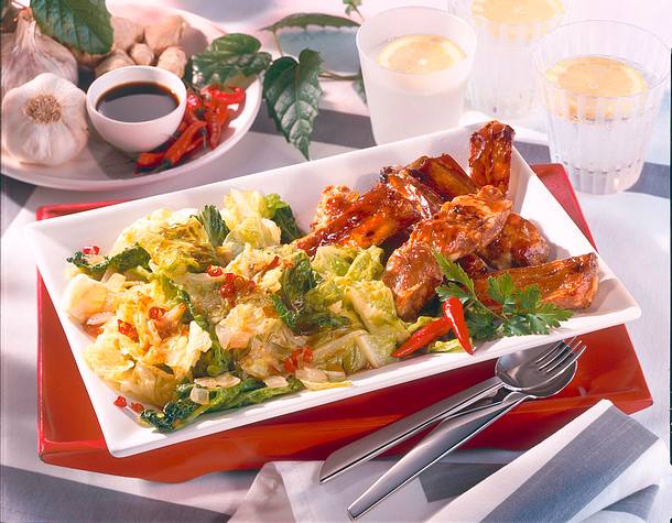 Gebratener Wirsing zu Honig-Rippchen Rezept Gebratener Wirsing zu Honig-Rippchen Rezept