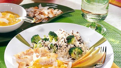 Gebratenes Fischfilet zu Kokos-Mango-Soße mit Wildreismischung Rezept - Foto: Först, Thomas