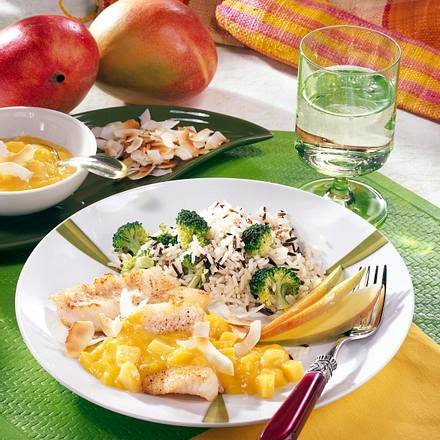 Gebratenes Fischfilet zu Kokos-Mango-Soße mit Wildreismischung Rezept Gebratenes Fischfilet zu Kokos-Mango-Soße mit Wildreismischung Rezept