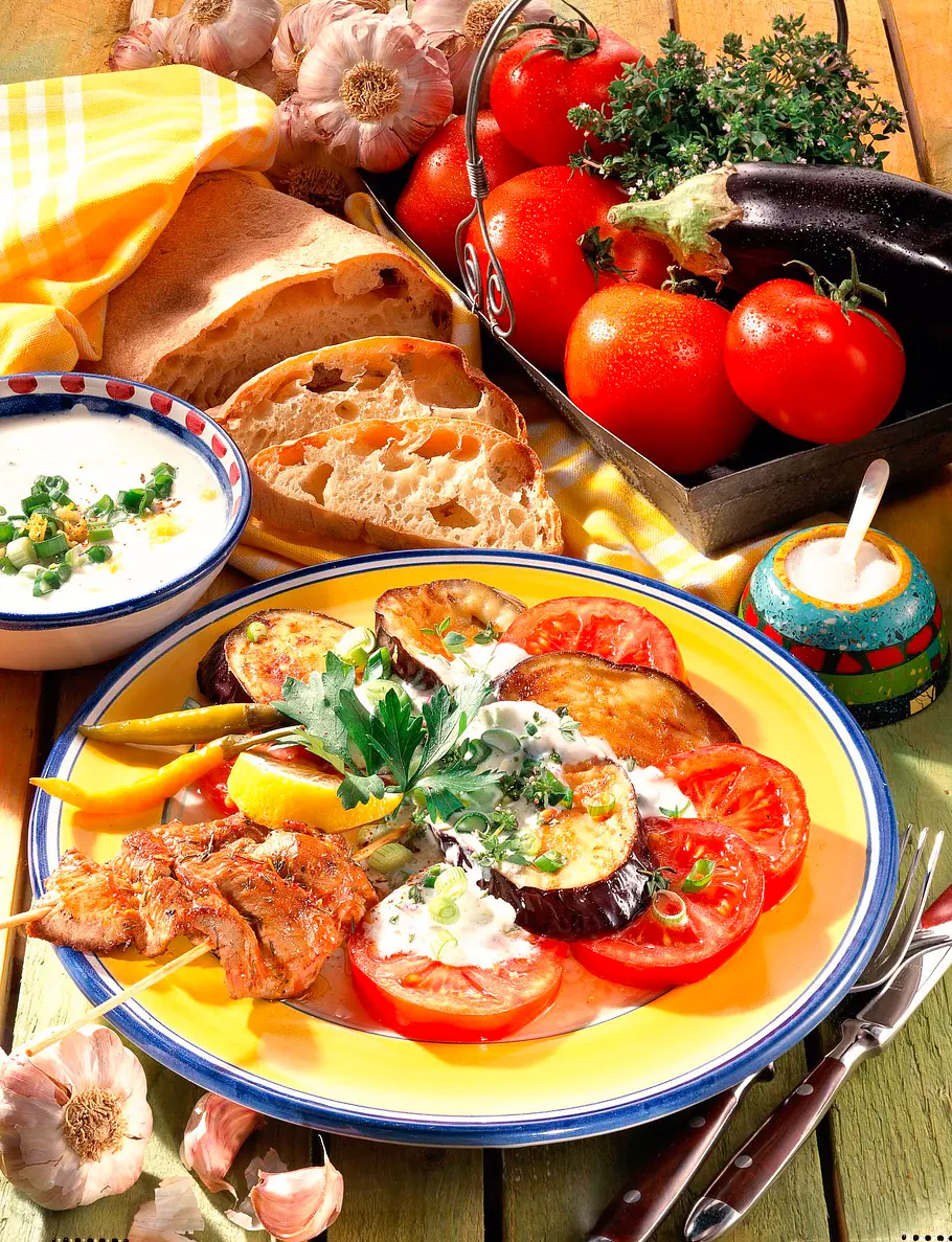 Gebratenes Gemüse und Joghurtsoße Rezept