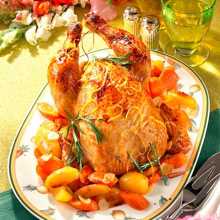 Gebratenes Hähnchen mit Möhren und Kartoffeln Rezept
