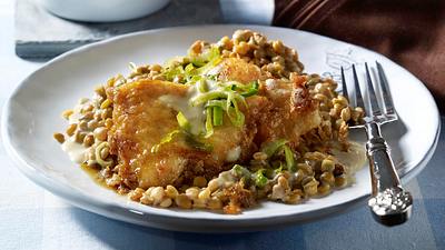 Gebratenes Pangasiusfilet auf Balsamico-Linsen Rezept - Foto: House of Food / Bauer Food Experts KG