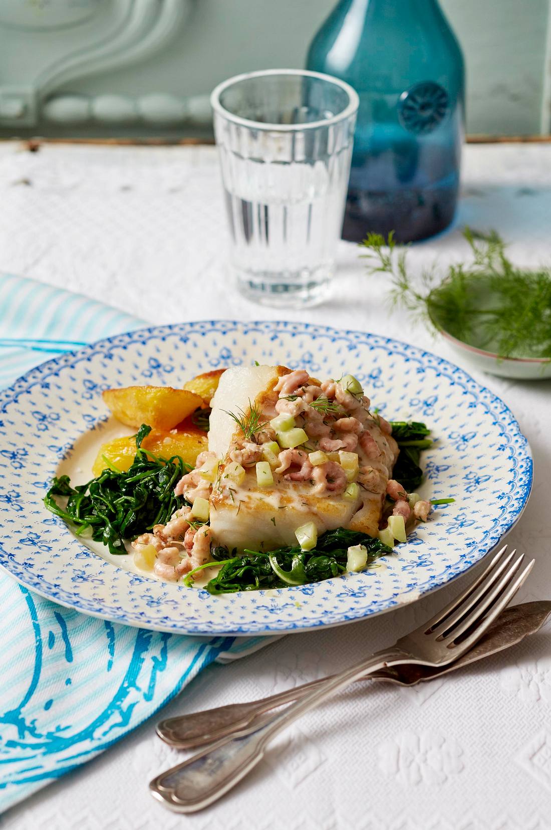 Gebratenes Skreifilet mit Gurken-Krabbensoße Rezept | LECKER