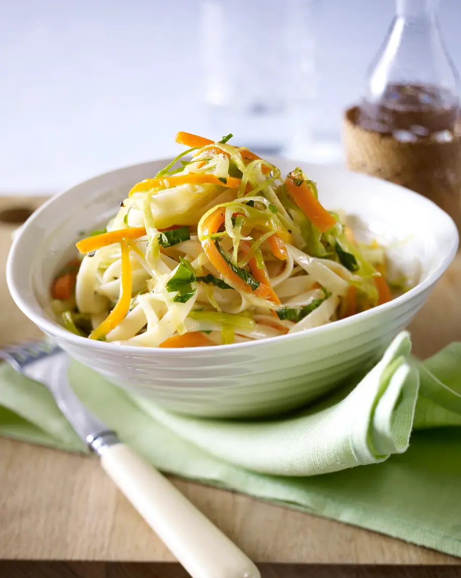 Gebratenes Suppengemüse mit Bandnudeln Rezept Gebratenes Suppengemüse mit Bandnudeln Rezept