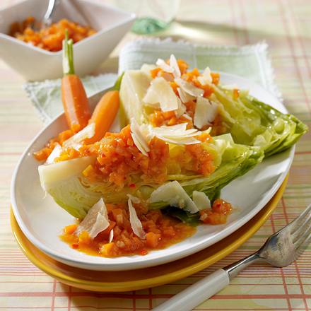 Gedämpfter Spitzkohl mit Möhrensalsa Rezept Gedämpfter Spitzkohl mit Möhrensalsa Rezept