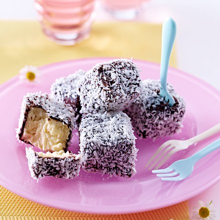 Geeiste Kokoswürfel Rezept Geeiste Kokoswürfel Rezept