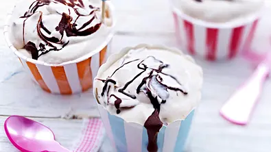 Geeiste Maronencreme mit Schokolade Rezept - Foto: LECKER @ Bauer Media Group