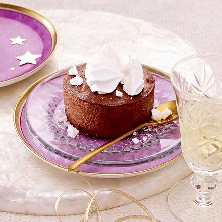 Geeiste Schoko-Mousse mit Baiser Rezept Geeiste Schoko-Mousse mit Baiser Rezept