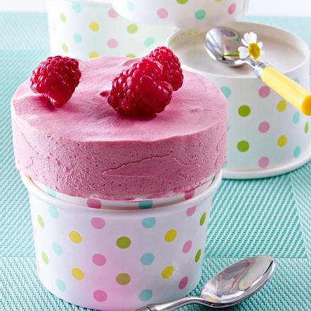 Geeistes Himbeermousse Rezept Geeistes Himbeermousse Rezept