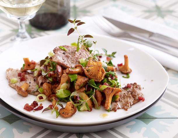 Geflämmtes Rinderfilet mit Pfifferlingssalat Rezept