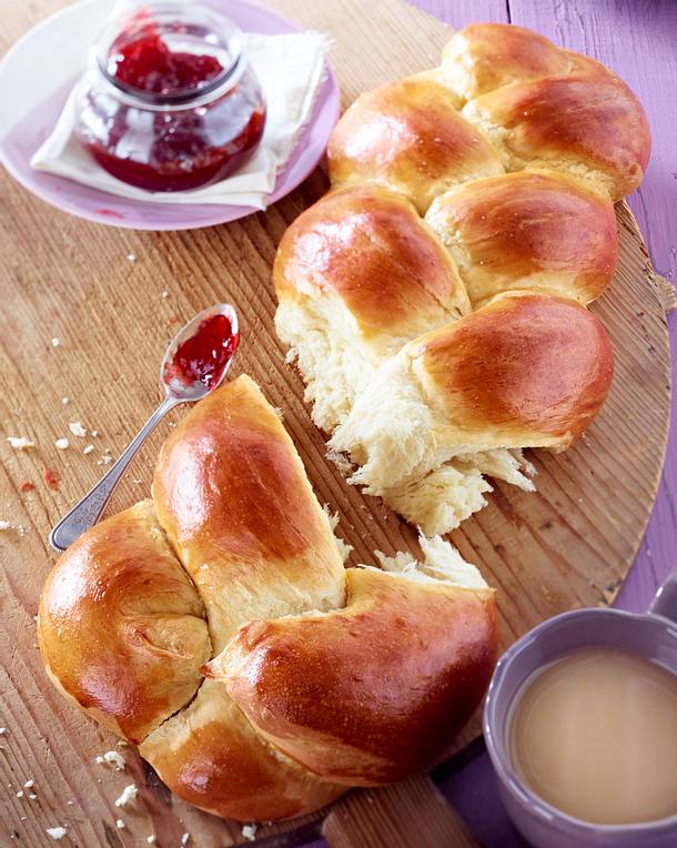 Geflochtenes Brioche-Brot Rezept | LECKER Geflochtenes Brioche-Brot Rezept | LECKER
