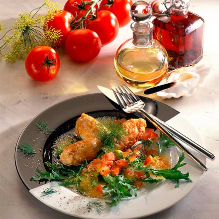 Geflügelfrikadelle auf Salat Rezept Geflügelfrikadelle auf Salat Rezept