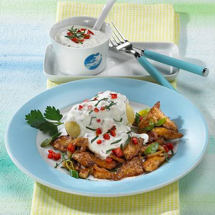 Geflügelgyros mit Kartoffeln und Paprika-Quark Rezept Geflügelgyros mit Kartoffeln und Paprika-Quark Rezept