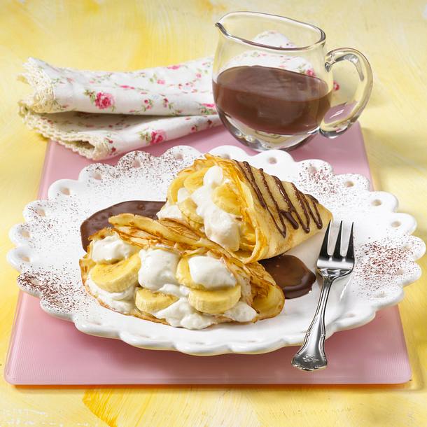 Gefüllte Crêpes mit Schokoladensoße Rezept Gefüllte Crêpes mit Schokoladensoße Rezept