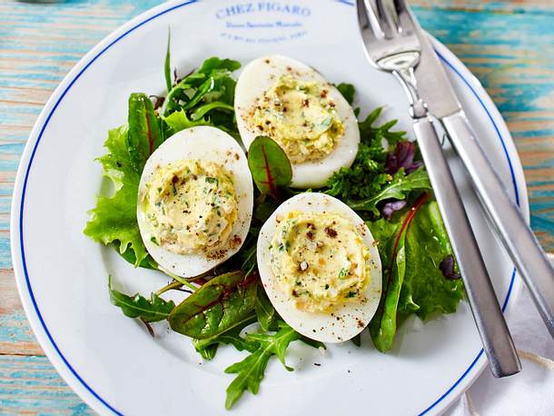 Gefüllte Eier mit Ziegenfrischkäse Rezept Gefüllte Eier mit Ziegenfrischkäse Rezept