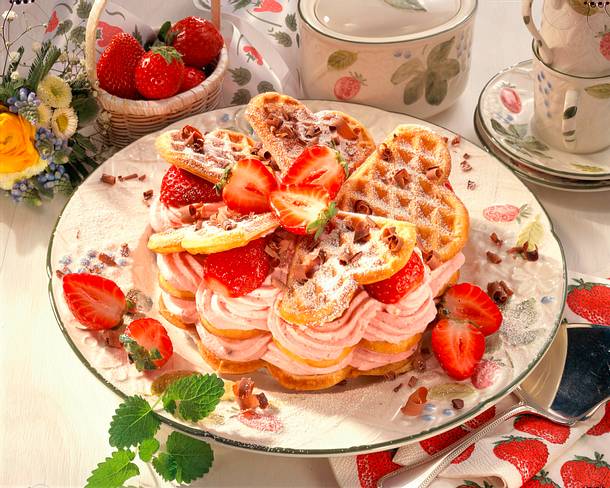 Gefüllte Erdbeer-Waffelherzen Rezept Gefüllte Erdbeer-Waffelherzen Rezept