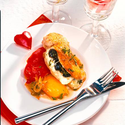 Gefüllte Hähnchenfilet mit Schafskäse und Oliven Rezept Gefüllte Hähnchenfilet mit Schafskäse und Oliven Rezept