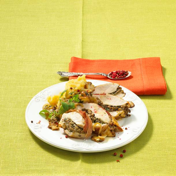 Gefüllte Hähnchenfilets mit Steckrübenpüree Rezept Gefüllte Hähnchenfilets mit Steckrübenpüree Rezept