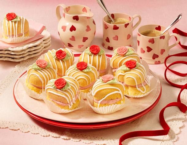 Gefüllte Herz-Muffins zum Muttertag Rezept Gefüllte Herz-Muffins zum Muttertag Rezept
