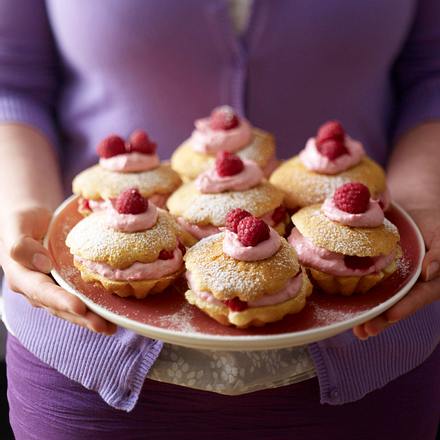 Gefüllte Himbeer-Muffins Rezept Gefüllte Himbeer-Muffins Rezept