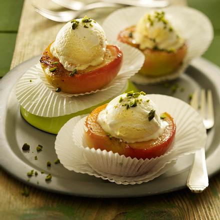 Gefüllte Karamell-Äpfel Rezept Gefüllte Karamell-Äpfel Rezept