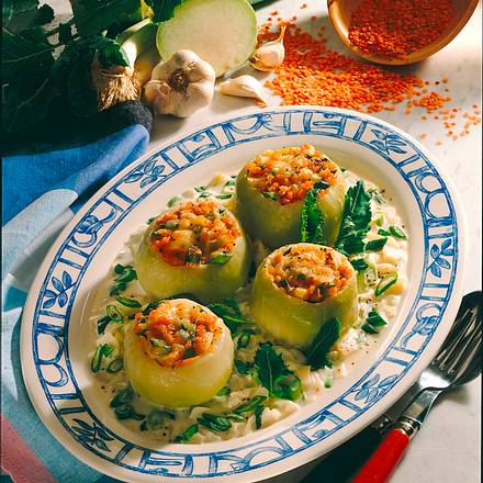 Gefüllte Kohlrabi mit roten Linsen Rezept Gefüllte Kohlrabi mit roten Linsen Rezept