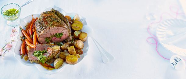 Gefüllte Lammkeule mit Zitronen-Kräuter-Gremolata zu Röstgemüse Rezept Gefüllte Lammkeule mit Zitronen-Kräuter-Gremolata zu Röstgemüse Rezept