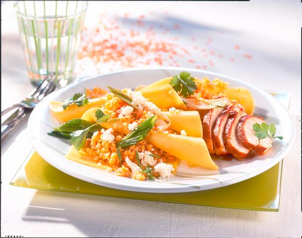 Gefüllte Lasagneblätter mit Linsengemüse zu Tandoorihähnchen Rezept Gefüllte Lasagneblätter mit Linsengemüse zu Tandoorihähnchen Rezept