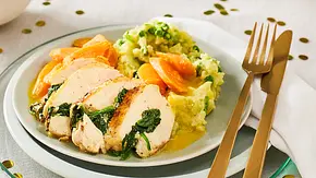 Gefüllte Maishähnchenfilets auf Orangen-Möhren - Foto: LECKER @ Bauer Media Group Gefüllte Maishähnchenfilets auf Orangen-Möhren - Foto: LECKER @ Bauer Media Group