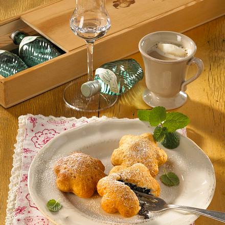 Gefüllte Mohnkrapfen Rezept Gefüllte Mohnkrapfen Rezept