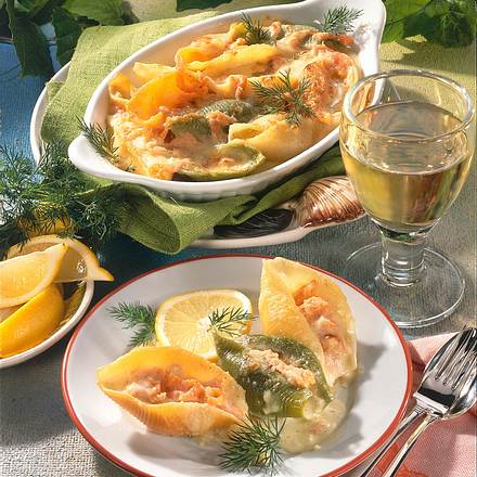 Gefüllte Muschelnudeln mit Lachssahne Rezept Gefüllte Muschelnudeln mit Lachssahne Rezept