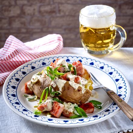 Gefüllte Ofenkartoffel mit Kasseler Rezept Gefüllte Ofenkartoffel mit Kasseler Rezept