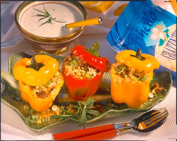 Gefüllte Paprika mit Rosmarin-Käsesoße Rezept