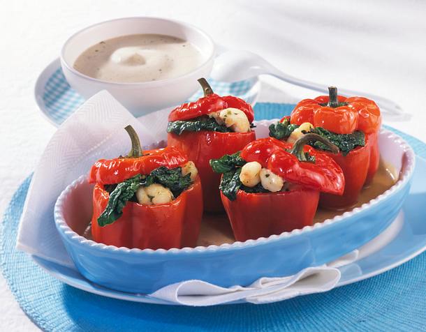 Gefüllte Paprika mit Spinat und Seeteufel Rezept