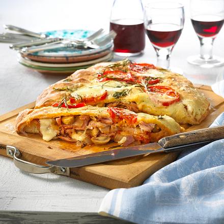 Gefüllte Pizza vom Blech Rezept Gefüllte Pizza vom Blech Rezept